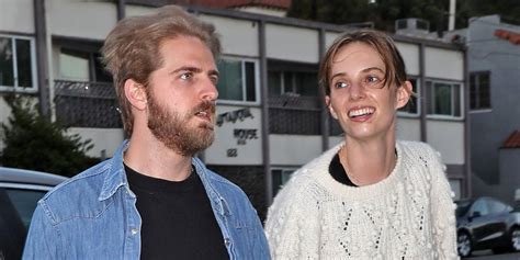 is maya hawke in a relationship|Maya Hawke & Boyfriend Christian Lee Hutson。